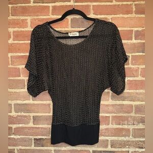 Chic Vinatge Black and‎ White Mesh top